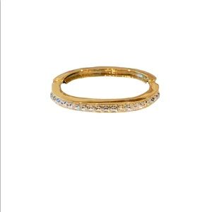 Vintage Bracelet- Gold tone, costume jewelry.